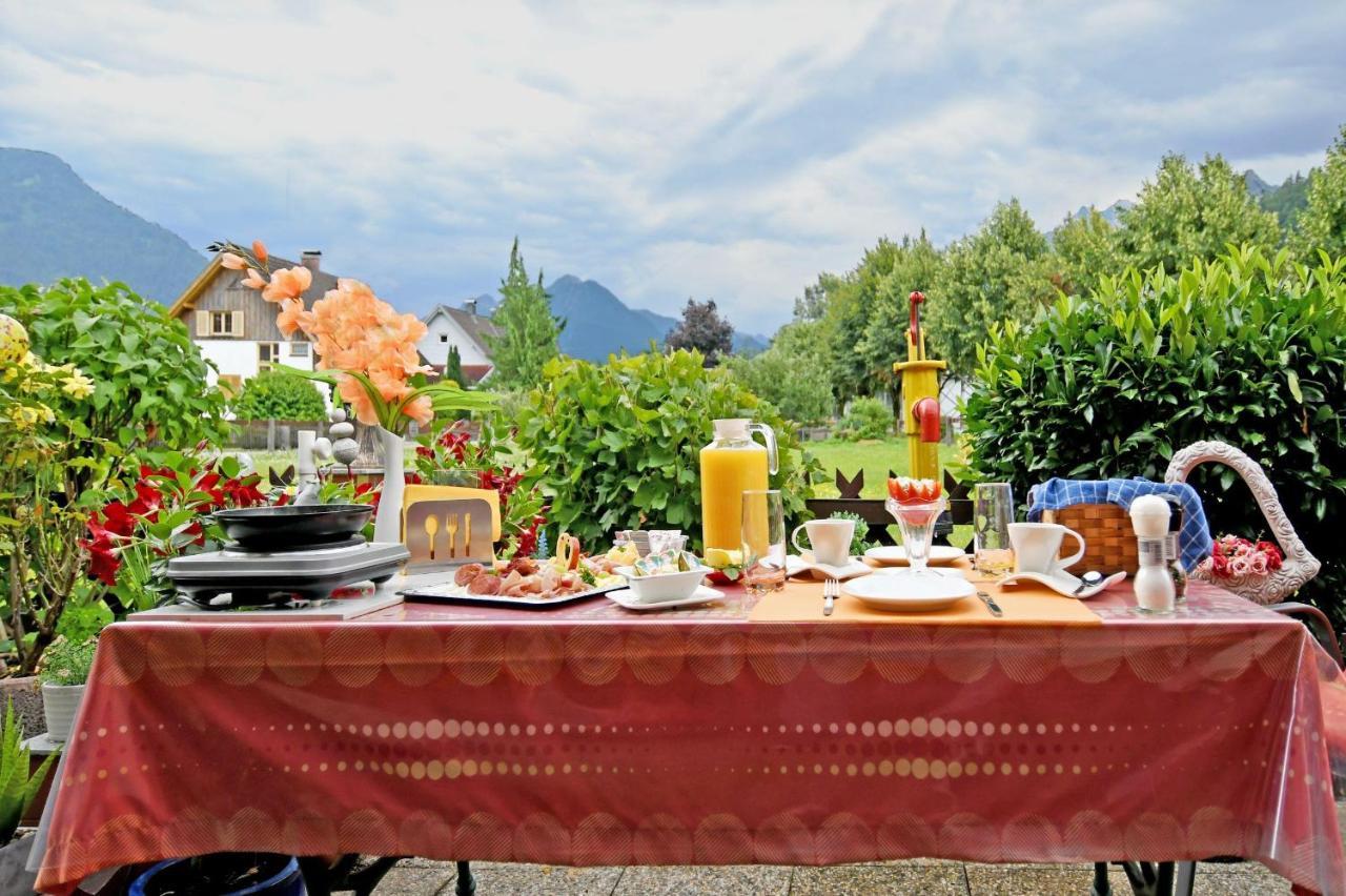 Ferien Bei Conny Apartment Nueziders Bagian luar foto