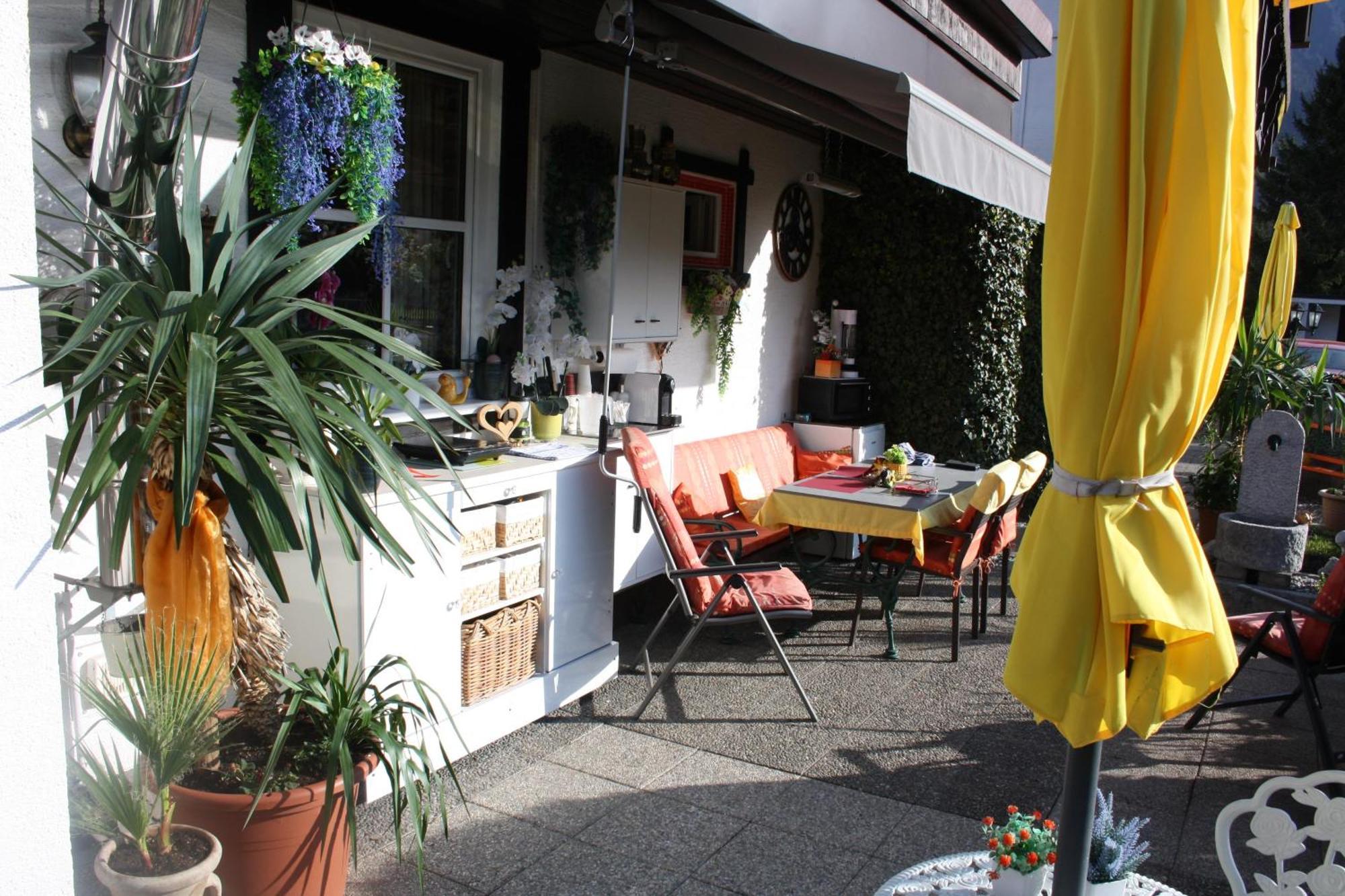 Ferien Bei Conny Apartment Nueziders Bagian luar foto